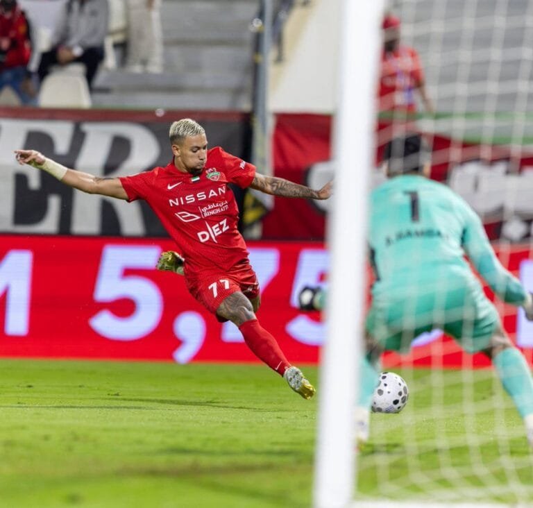 مباراة شباب الأهلي وخورفكان