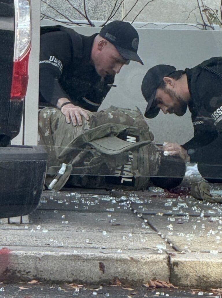 Two soldiers injured near the White House