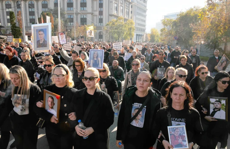 احتجاجات ضخمة في مقدونيا قبل محاكمة المتهمين في كارثة النادي الليلي