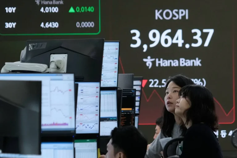 Koreans buy, foreigners sell... November reshapes the Korean stock market landscape