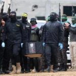 القسام تسلم جثث ثلاثة إسرائيليين للصليب الأحمر تمهيداً لنقلها إلى تل أبيب