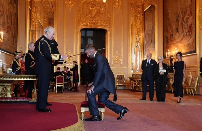 ديفيد بيكهام يحصل على لقب "سير" من الملك تشارلز