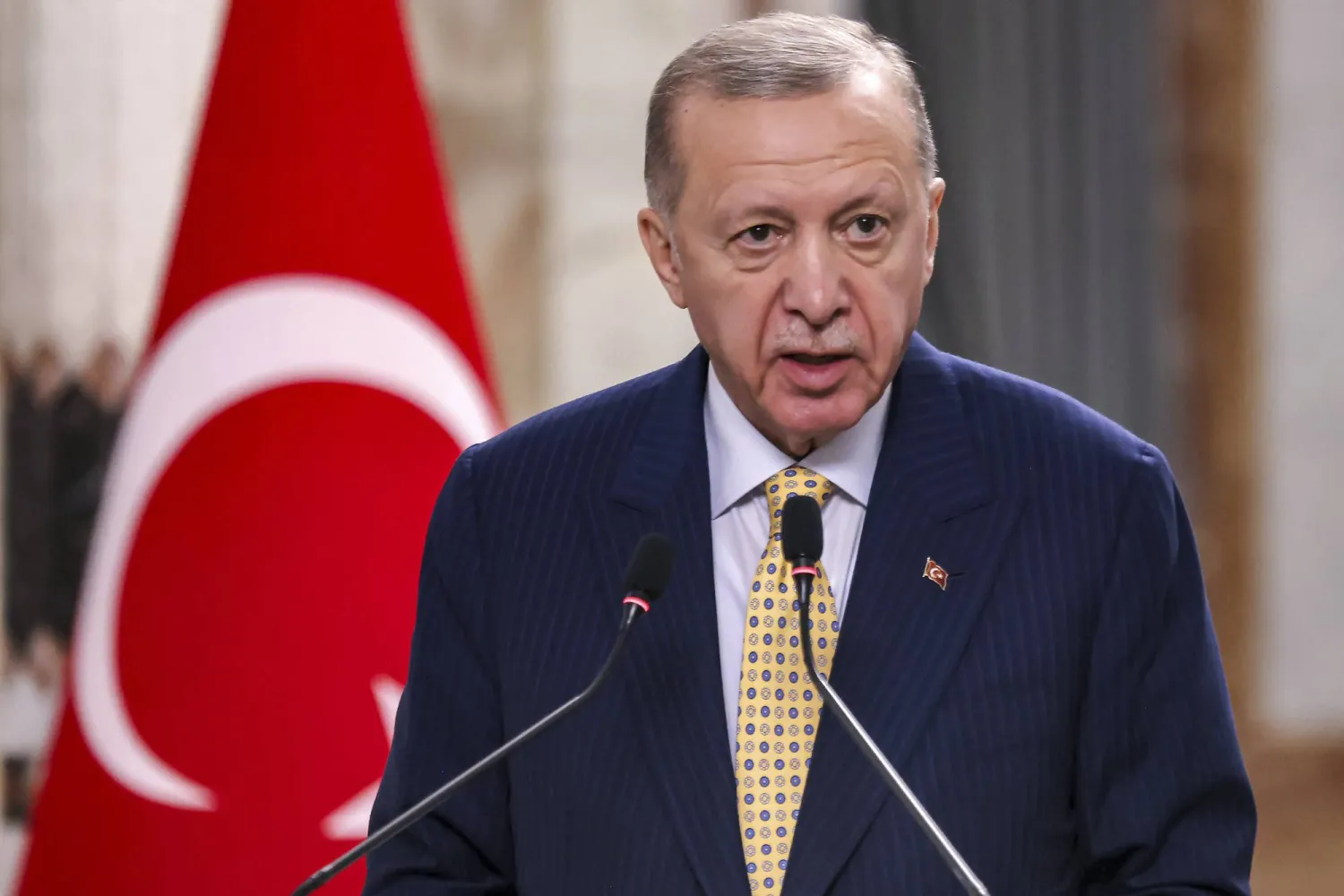 Erdogan Supports Diplomatic Efforts Ending Israeli Occupation in Lebanon