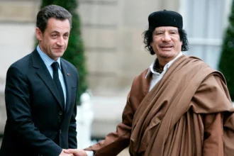 ساركوزي ومعمر القذافي