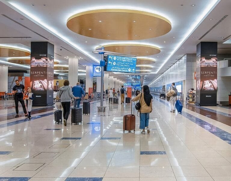 الإمارات والبحرين تدشنان "نظام النقطة الواحدة" في السفر