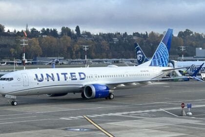 Dubai Aerospace Enterprise completes Boeing 737 MAX deal with United Airlines