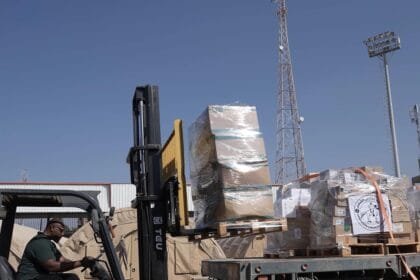 During his visit to the UAE field hospital.. WHO delegation receives medicines and medical supplies