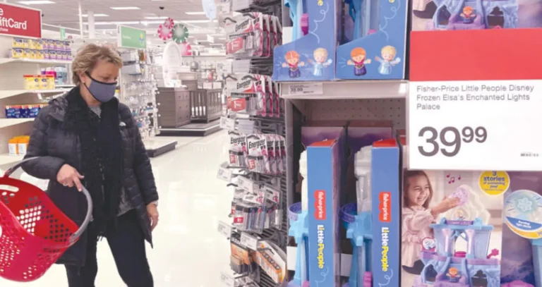 قلة المعروض خلال موسم الأعياد