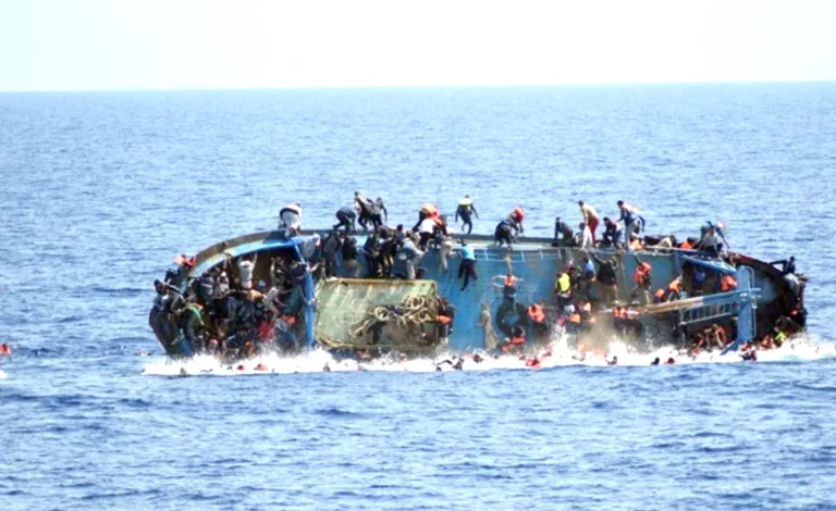 كارثة في بحيرة ماي ندومبي.. غرق قارب يبتلع 20 روحا غرب الكونغو