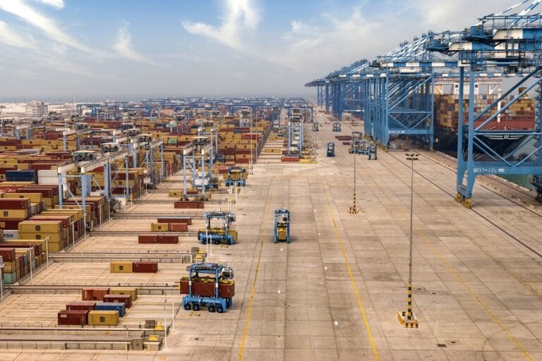 596 مليون درهم صافي أرباح "موانئ أبوظبي" خلال الربع الثالث