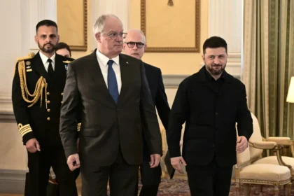 ميتسوتاكيس وزيلينسكي