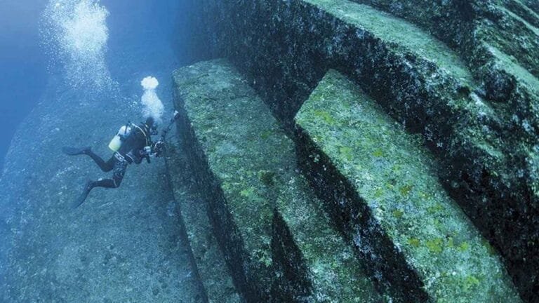 هرم اليابان