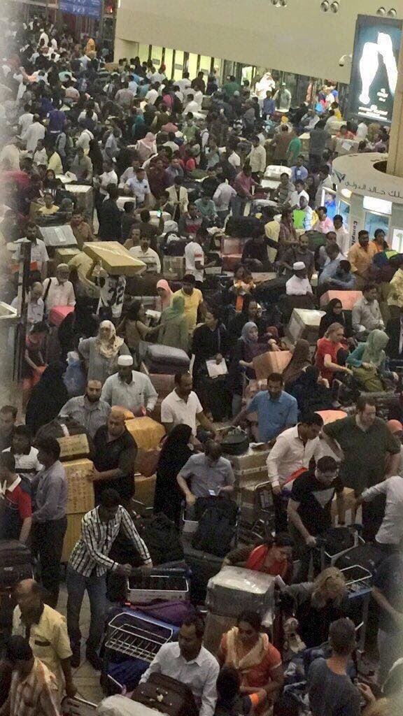 مطار الملك خالد الدولي يكشف أسباب تأثر الرحلات والازدحام الأخير