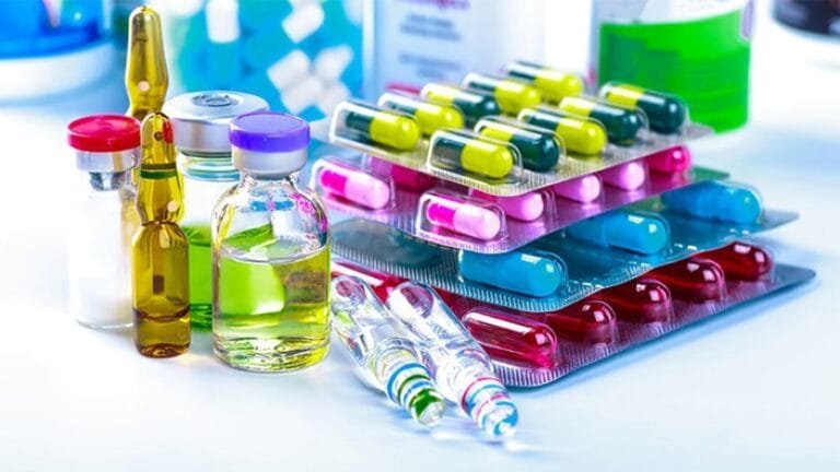 إيران: تحذير من أزمة وشيكة في سوق الأدوية بسبب نقص العملات الأجنبية والمستحقات