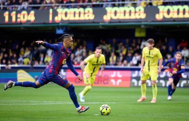 Barcelona defeats Villarreal and strengthens its lead in the Spanish League standings