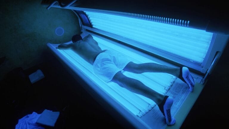 Artificial tanning beds: a dangerous factor in aging and cancer
