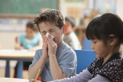 إنفلونزا 2025..المدارس تغلق والمستشفيات تصل إلى حالة حرجة في بريطانيا
