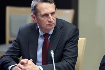 Russian intelligence accuses Britain of "blackmailing" America by using China as leverage in the Ukraine negotiations.