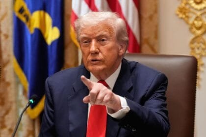 ترامب ينتقد إلهان عمر وميولها التي لا تحقق مصالح البلاد