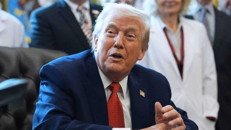 The Trump administration recalls 30 ambassadors worldwide and terminates the missions of US ambassadors in Egypt and Algeria.