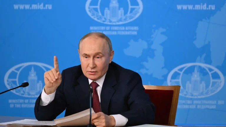 Putin warns: Economic sanctions directly harm those who impose them.