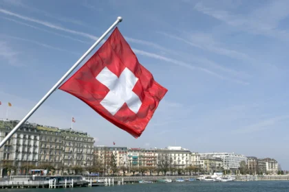 By an overwhelming majority: The Swiss reject a 50% tax on the wealthy