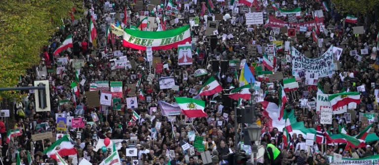 The US State Department calls on Tehran to end the crackdown on protesters as "price protests" spread.