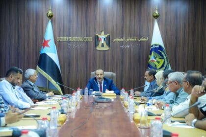 A "finger-biting" chess game in the South... Will the regional silence give the transitional green light?