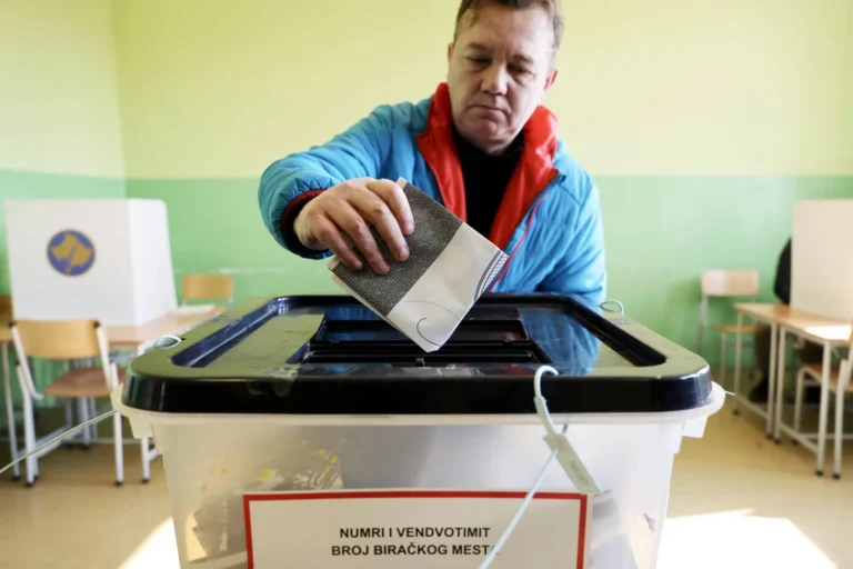 Kosovo faces two choices: a continuation of Kurti's "populist" approach or an opposition coalition that revives the dream of European integration.