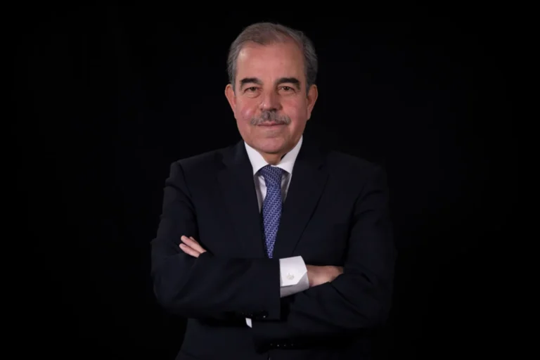 The Tunis Court of First Instance sentenced former minister Mondher Zenaidi to 19 years in prison on charges of terrorism and conspiracy against state security.