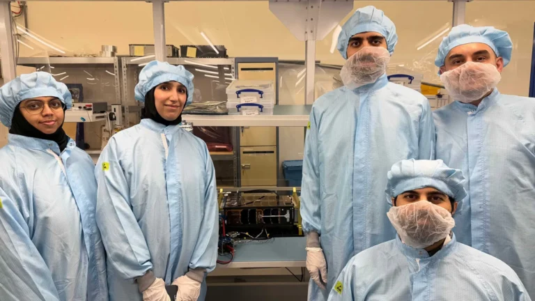 بدء مرحلة الاختبارات النهائية للقمر الصناعي "الشارقة سات-2" في هولندا