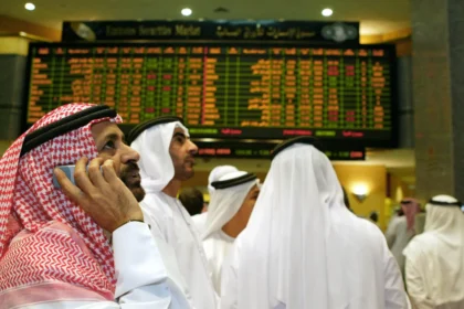 بورصات الخليج تكتسي بالأخضر.. النفط والرهان على "الفائدة الأمريكية" يقودان المكاسب