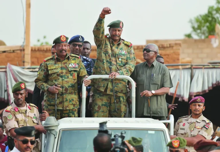 تحالف "صمود" يطالب البرهان بتسليم البشير.. ويدعو لتوسيع ولاية الجنائية الدولية