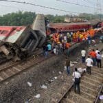 تصادم قطارين في الهند.. أكثر من 100 مصاب وفرق الطوارئ تكافح لإنقاذ الركاب