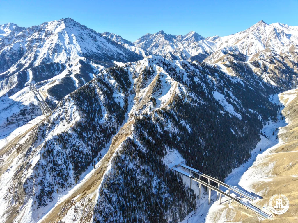 "Tianshan Shengli": China tames the mountains with the opening of the world's longest highway tunnel