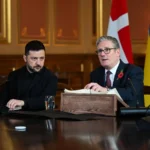 زيلينسكي في لندن لتعزيز موقف كييف التفاوضي بعد محادثات "بناءة ولكن ليست سهلة" مع واشنطن