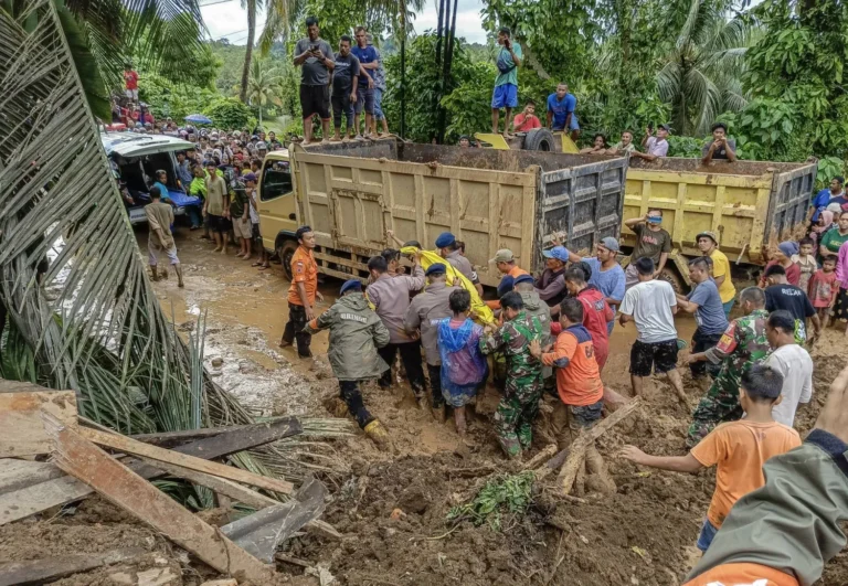 A catastrophic toll: Indonesian floods and landslides claim over 1,000 lives