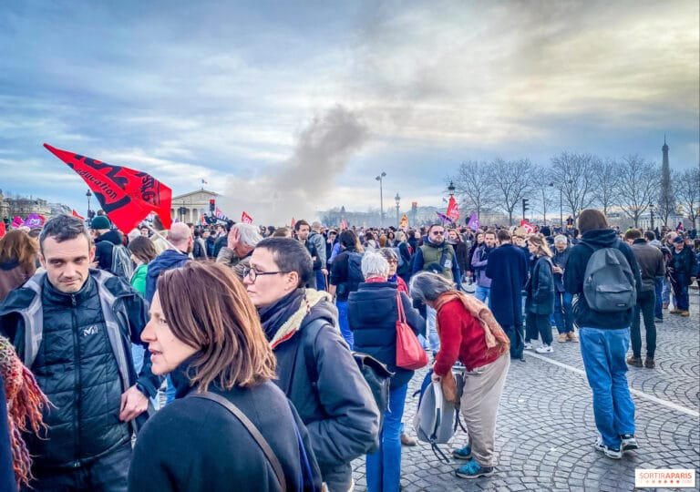 Louvre staff call for open-ended strike after a rise in accidents