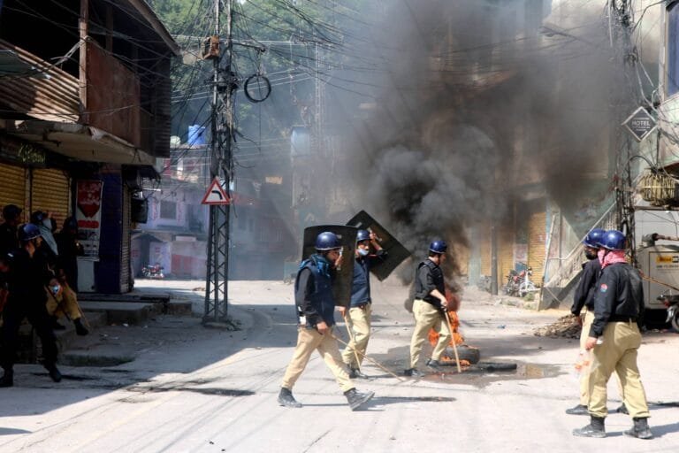 باكستان: 6 قتلى من الجيش بعد استهداف نقطة تفتيش قرب الحدود مع أفغانستان