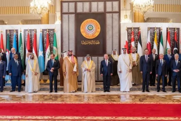 موقف خليجي ثابت: قمة البحرين تدعم حق الإمارات في جزرها الثلاث وتعتبر الإجراءات الإيرانية "باطلة"