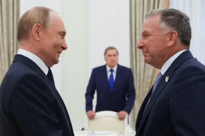 A meeting is expected between the US envoy and Trump's son-in-law to discuss the Ukrainian issue.