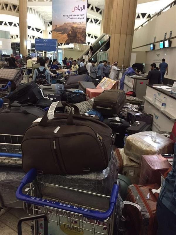 مطار الملك خالد الدولي يكشف أسباب تأثر الرحلات والازدحام الأخير