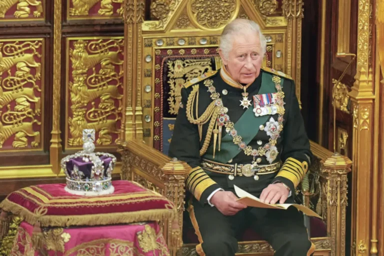 The King advises the world: Digital fasting to escape technology burnout