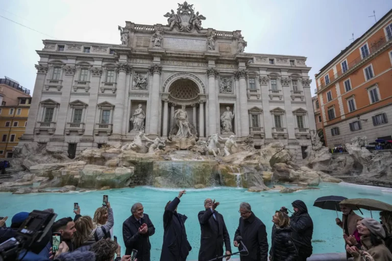 Rome charges €2 for approaching the famous Trevi Fountain... Find out why and the long-standing tradition.