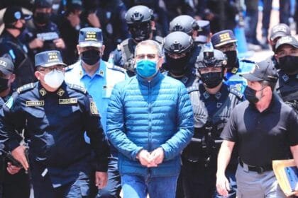 هندوراس تصدر مذكرة توقيف دولية بحق الرئيس السابق خوان أورلاندو