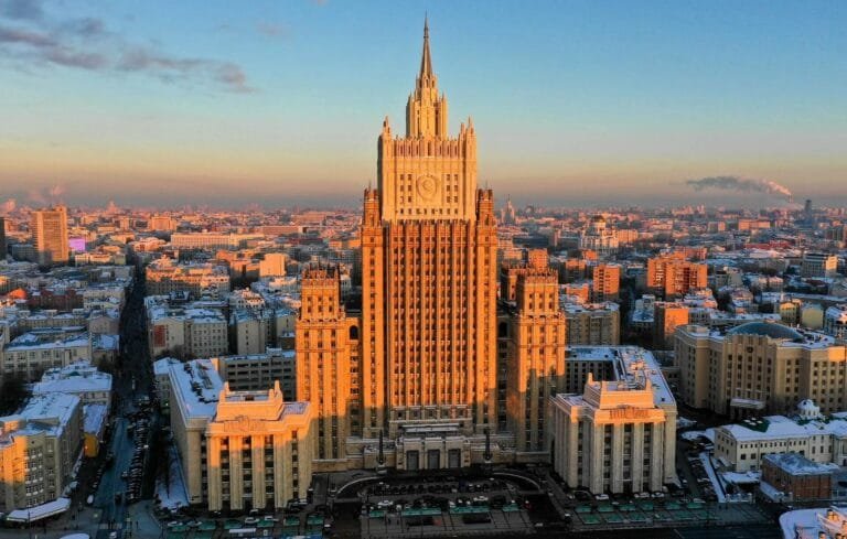 Moscow hints at a return to dialogue: The break with the European Union is not a permanent fate.