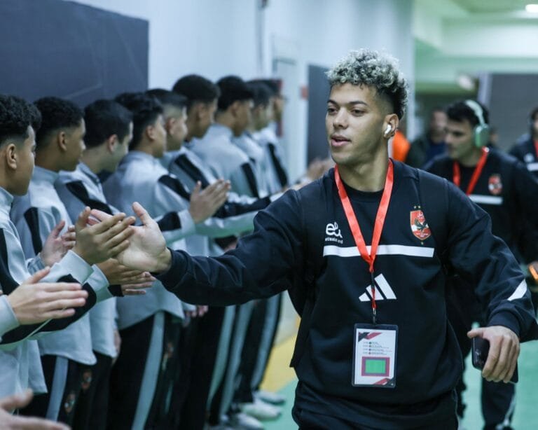 الأهلي يفرض عقوبات صارمة على إمام عاشور بعد تخلفه عن السفر إلى تنزانيا