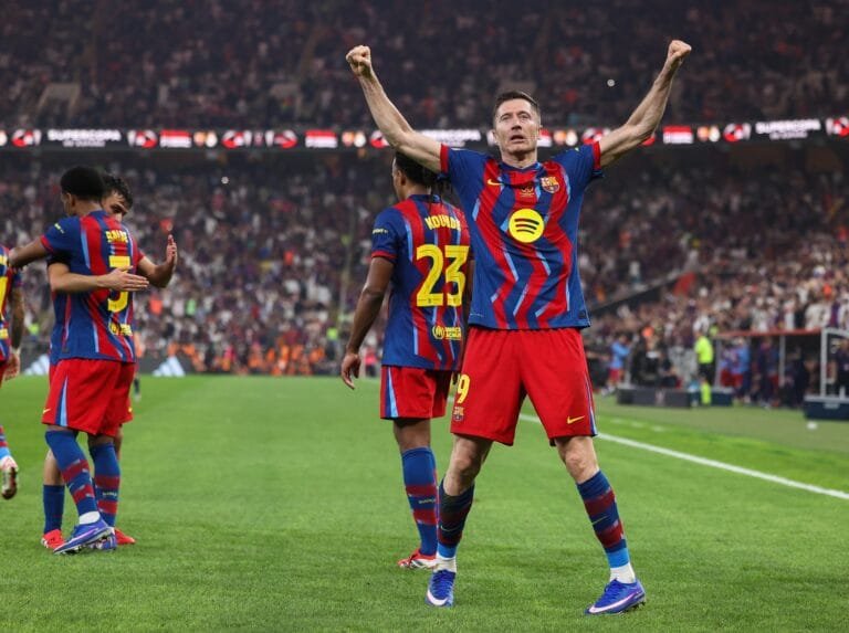 ليلة كتالونية في الكلاسيكو.. برشلونة يُسقط ريال مدريد بثلاثية ويتوج بالسوبر الإسباني