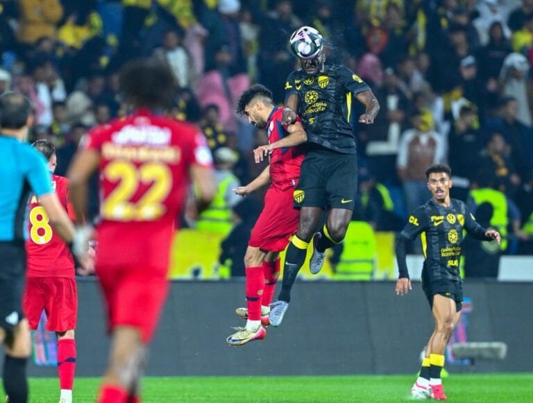 ضمك يوقف انتصارات الاتحاد بتعادل مثير في الدوري السعودي