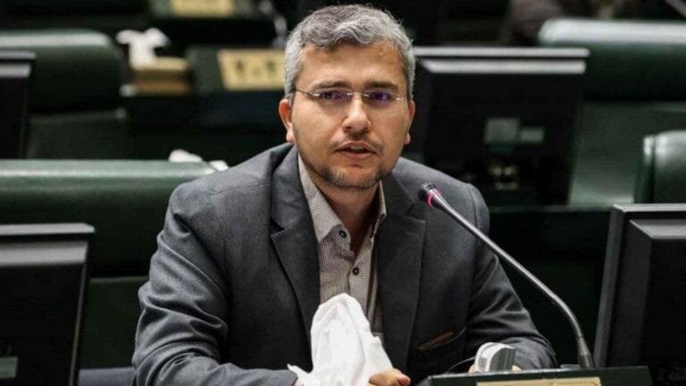 طهران تتهم سفراء أوروبيين بقيادة الاحتجاجات وسط تقارير عن "مجزرة كبرى"